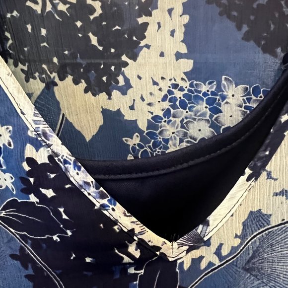 Avenue 26/28 Blue and White Floral Blouse with Dark Blue Tank - Picture 4 of 8